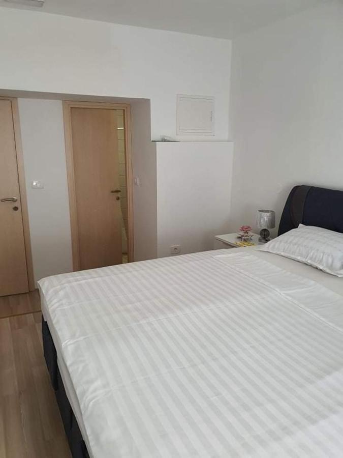 Aldi 2 Apartment
